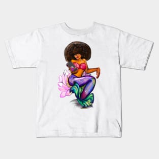 Mermaid Afro Mermaid on phone sitting on Lilly flower - Coco the Magical rainbow mermaid and phone - brown eyes, Afro hair in two puffs and caramel brown skin - light background Kids T-Shirt